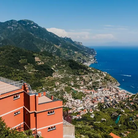 Domus Rubra Ραβέλλο