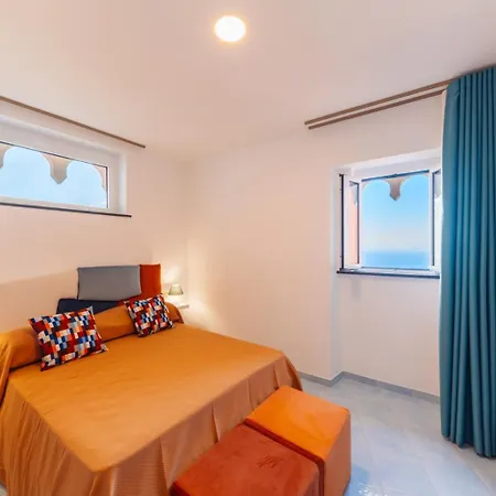 Domus Rubra Πανσιόν Ραβέλλο