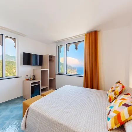 Domus Rubra 3* Ραβέλλο