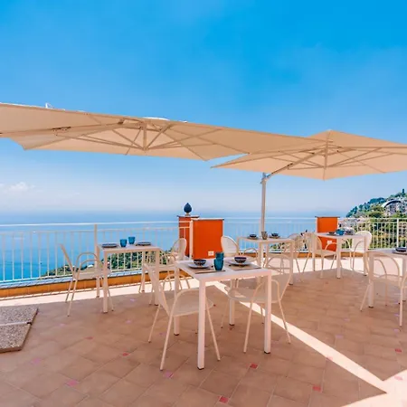 Domus Rubra 3* Ραβέλλο